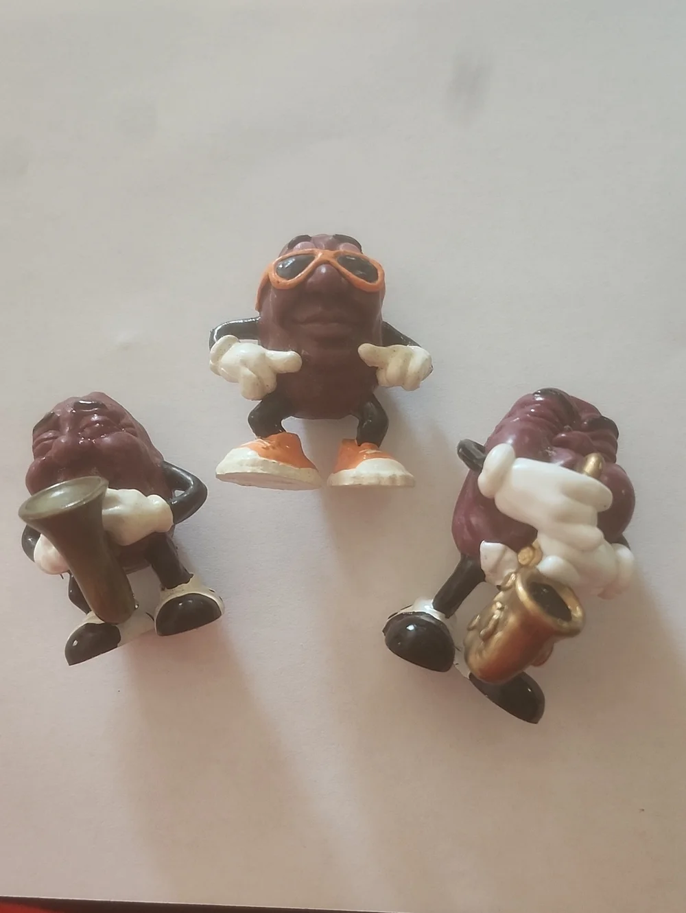 3 California Raisins
